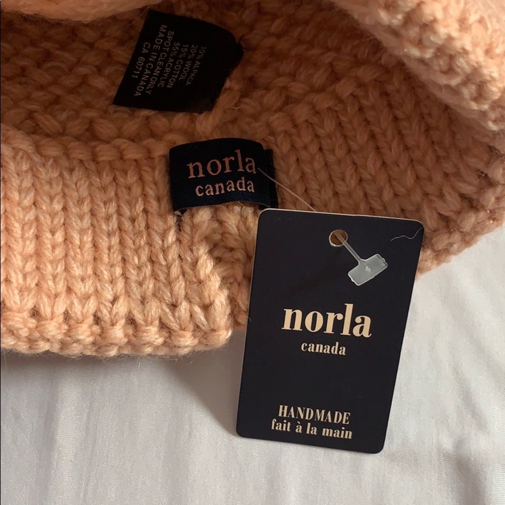 Gorgeous Pink Wool Knit Toque with Pom Pom . - Picture 2 of 5